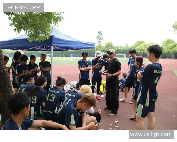 深入分析杭州飞盘队中路突破战术的独特魅力与实战应用 深入分析杭州飞盘队中路突破战术的独特魅力与实战应用